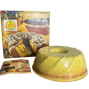 Nordic Ware Vintage 70’s Harvest Gold Bundt Pan
